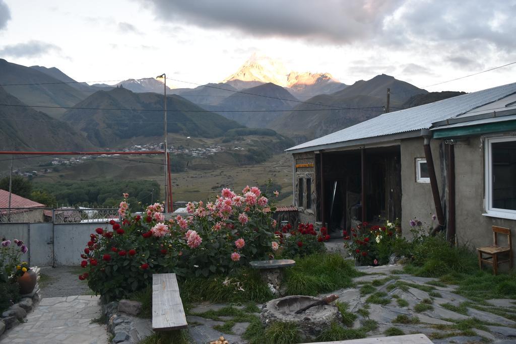 Qusha Guesthouse Meeting In The Mountains And Views Stepantsminda Exterior foto