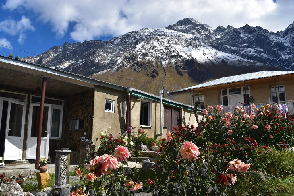 Qusha Guesthouse Meeting In The Mountains And Views Stepantsminda Exterior foto