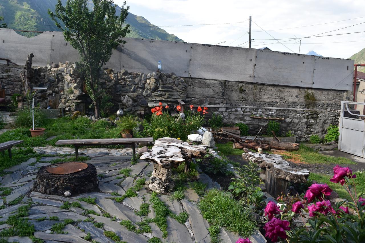 Qusha Guesthouse Meeting In The Mountains And Views Stepantsminda Exterior foto