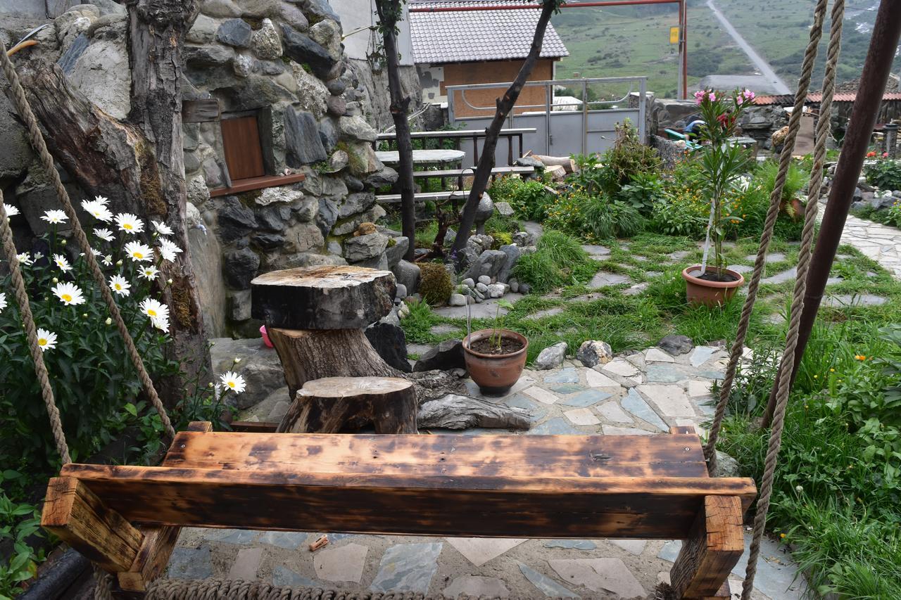 Qusha Guesthouse Meeting In The Mountains And Views Stepantsminda Exterior foto