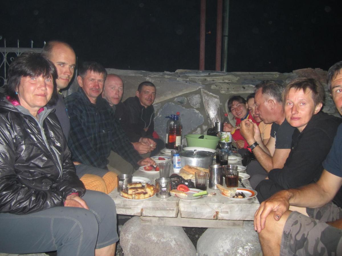 Qusha Guesthouse Meeting In The Mountains And Views Stepantsminda Exterior foto